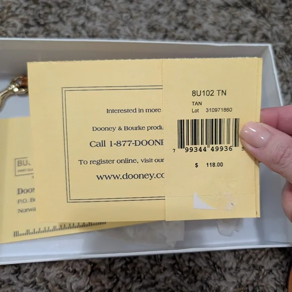 NWT Dooney & Bourke Tan Leather Zip Wallet - Picture 8 of 9